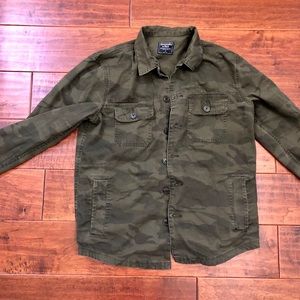 Abercrombie Men’s Camo Button Up Light Jacket